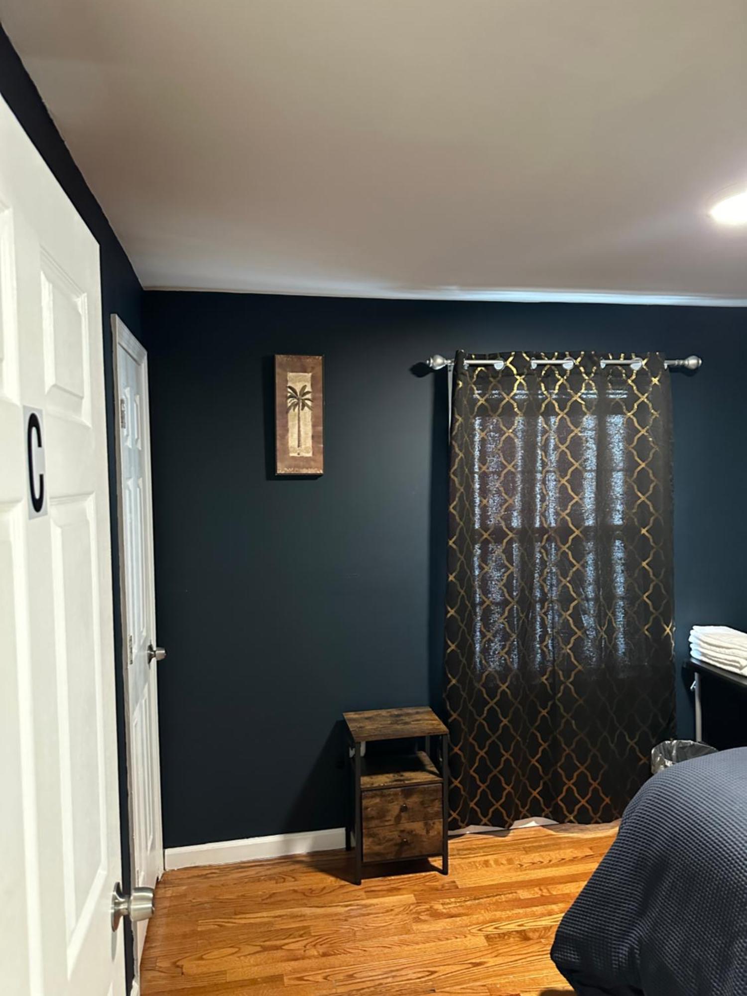 Fidelia Crystal Room, Queen Bed Minutes From Newark Liberty International Airport And Newark Penn Station Ирвингтон Экстерьер фото